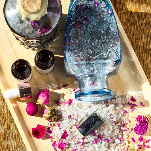 protection with our exclusive bath salt blend, meticulously crafted to combine the purifying powers of Palo Santo and eucalyptus essential oils with the soothing properties of peony and amaranth flowers.