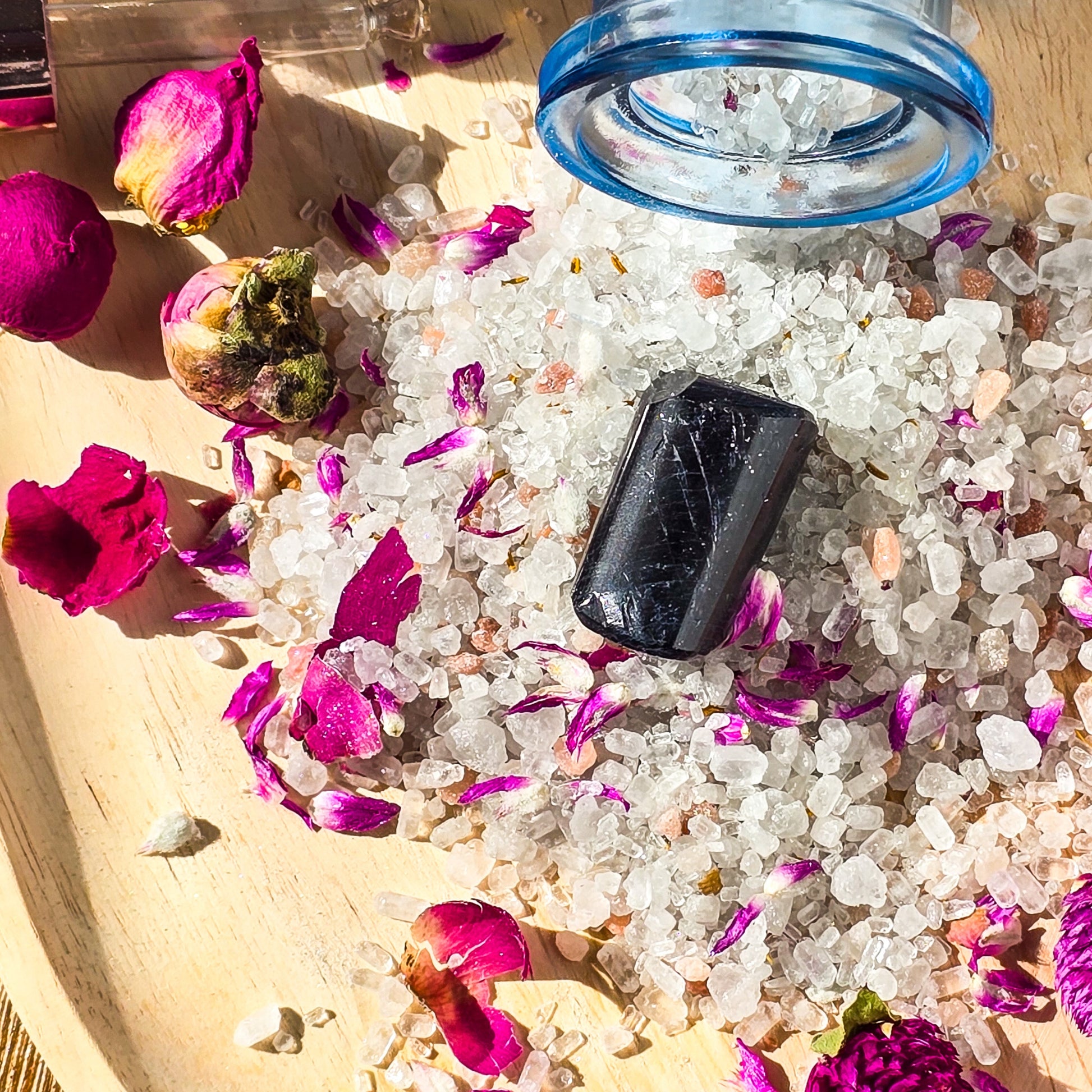 protection with our exclusive bath salt blend, meticulously crafted to combine the purifying powers of Palo Santo and eucalyptus essential oils with the soothing properties of peony and amaranth flowers.